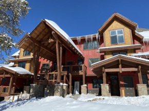 The Seasons 1818 condo Keystone